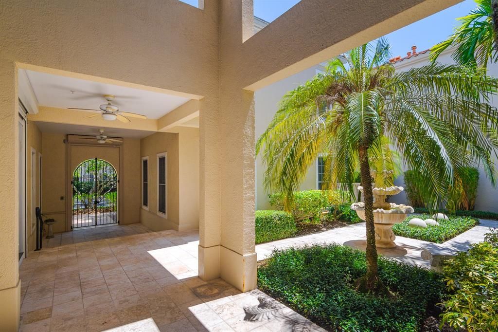 For Sale: $4,600,000 (5 beds, 6 baths, 6956 Square Feet)