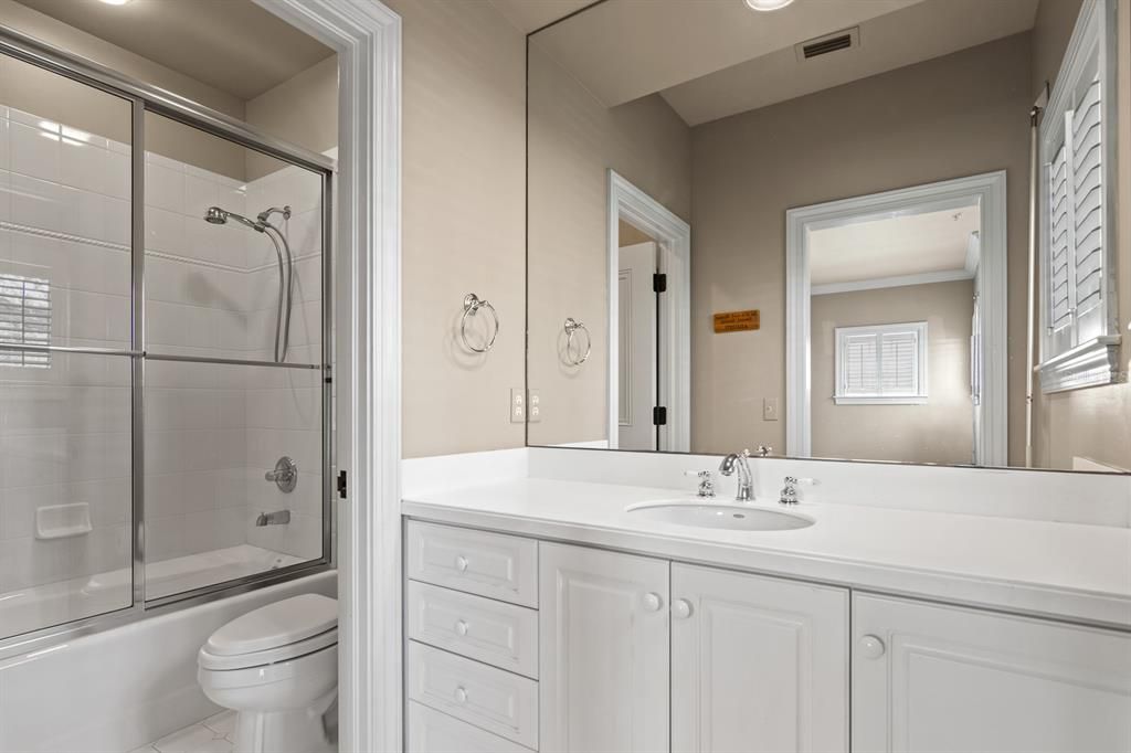 For Sale: $4,600,000 (5 beds, 6 baths, 6956 Square Feet)