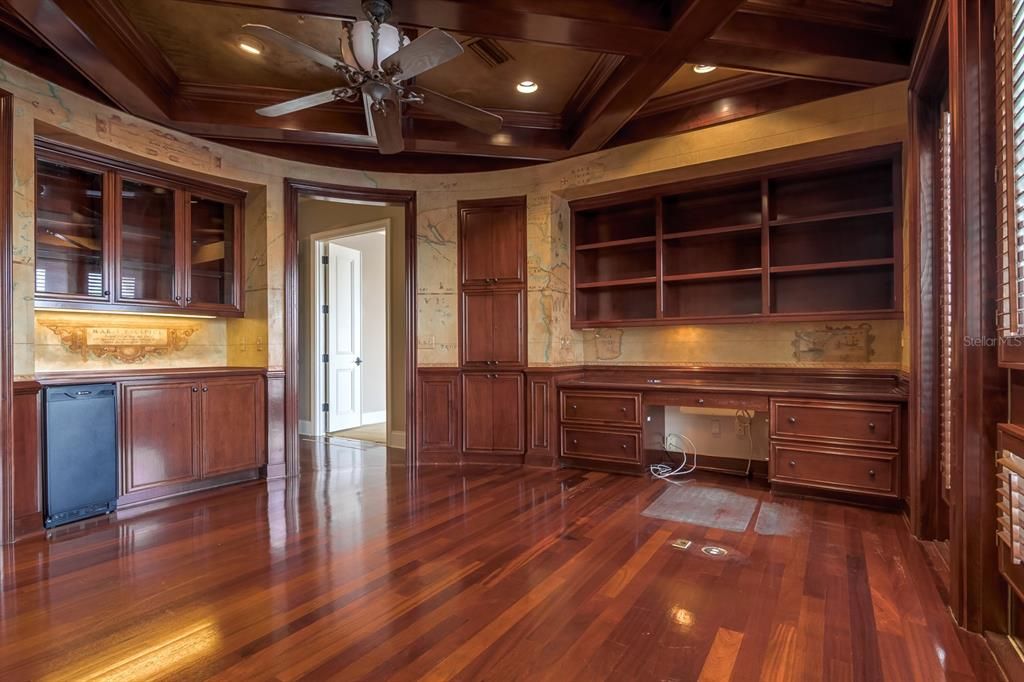 For Sale: $4,600,000 (5 beds, 6 baths, 6956 Square Feet)