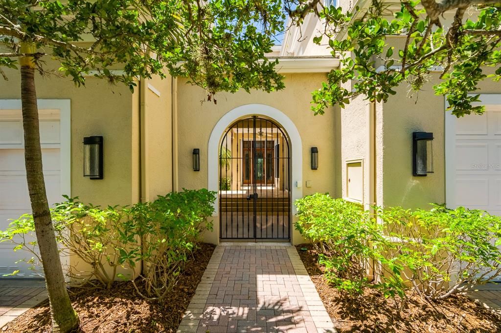 For Sale: $4,600,000 (5 beds, 6 baths, 6956 Square Feet)