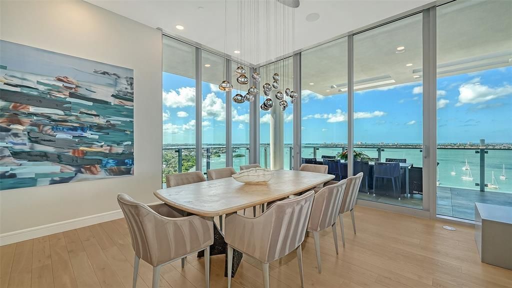 待售: $11,300,000 (4 贝兹, 4 浴室, 5655 平方英尺)