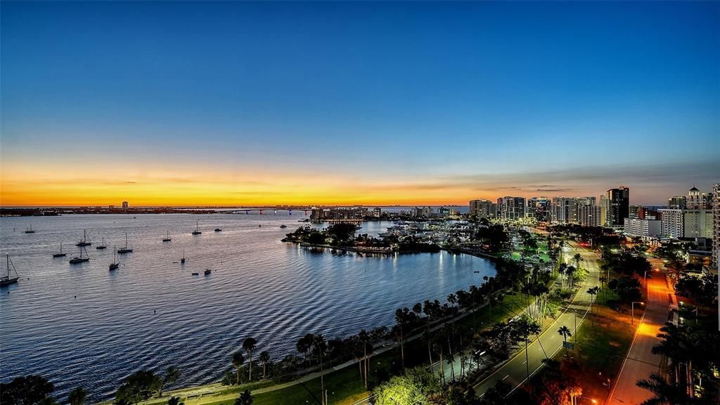 待售: $11,300,000 (4 贝兹, 4 浴室, 5655 平方英尺)