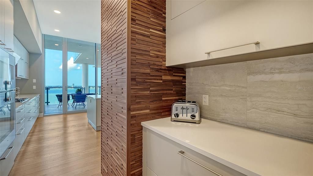 待售: $11,300,000 (4 贝兹, 4 浴室, 5655 平方英尺)