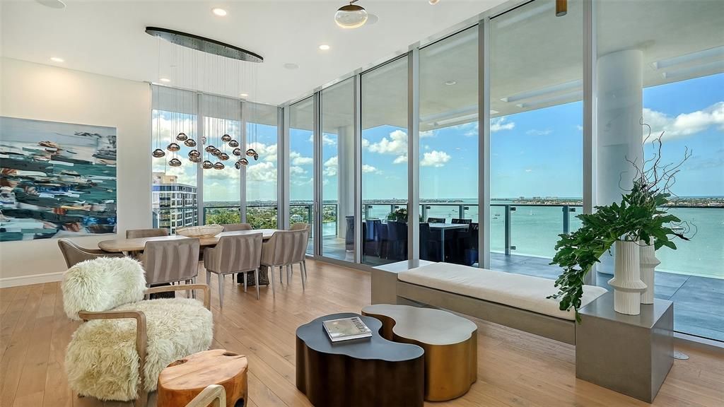 待售: $11,300,000 (4 贝兹, 4 浴室, 5655 平方英尺)