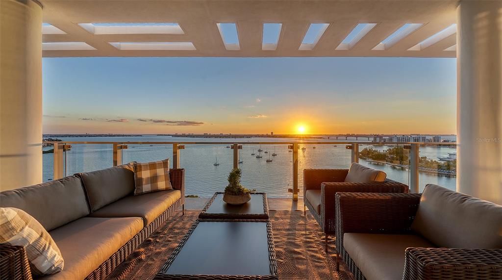 待售: $11,300,000 (4 贝兹, 4 浴室, 5655 平方英尺)