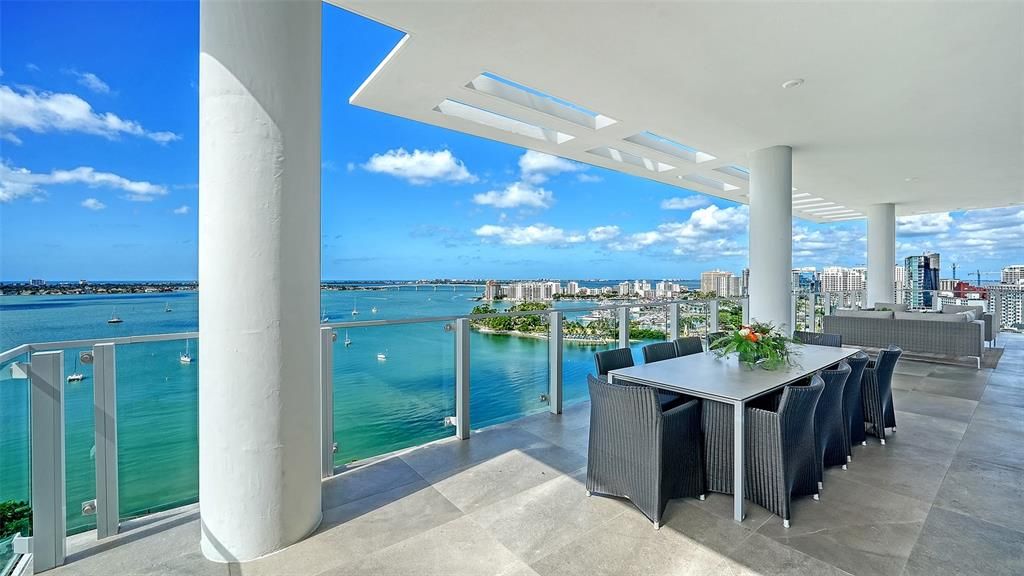 待售: $11,300,000 (4 贝兹, 4 浴室, 5655 平方英尺)