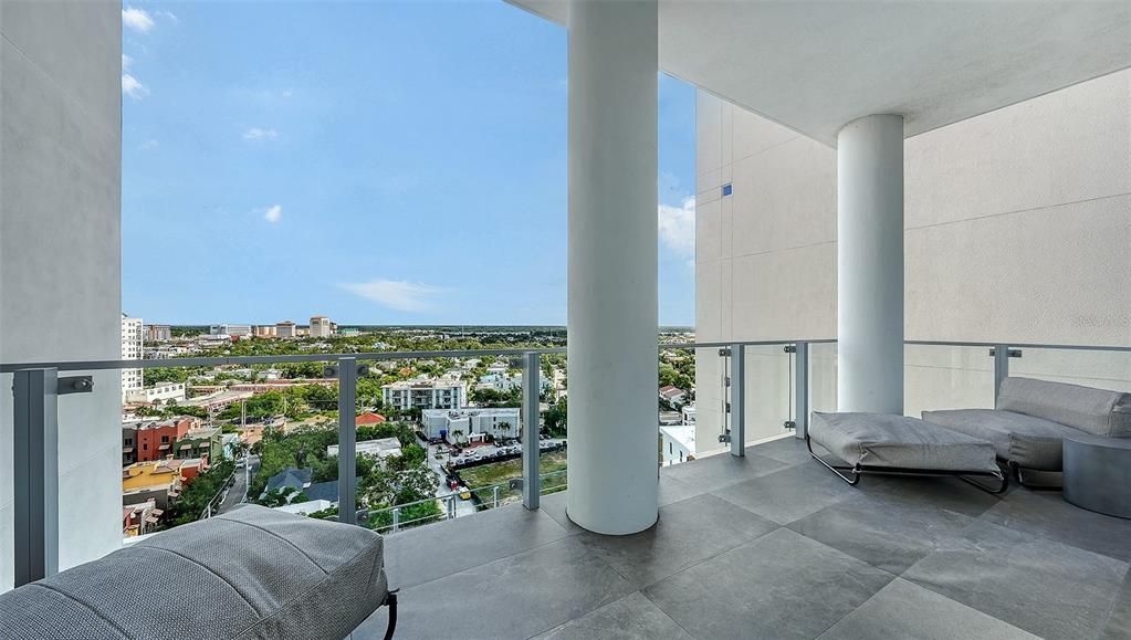 待售: $11,300,000 (4 贝兹, 4 浴室, 5655 平方英尺)