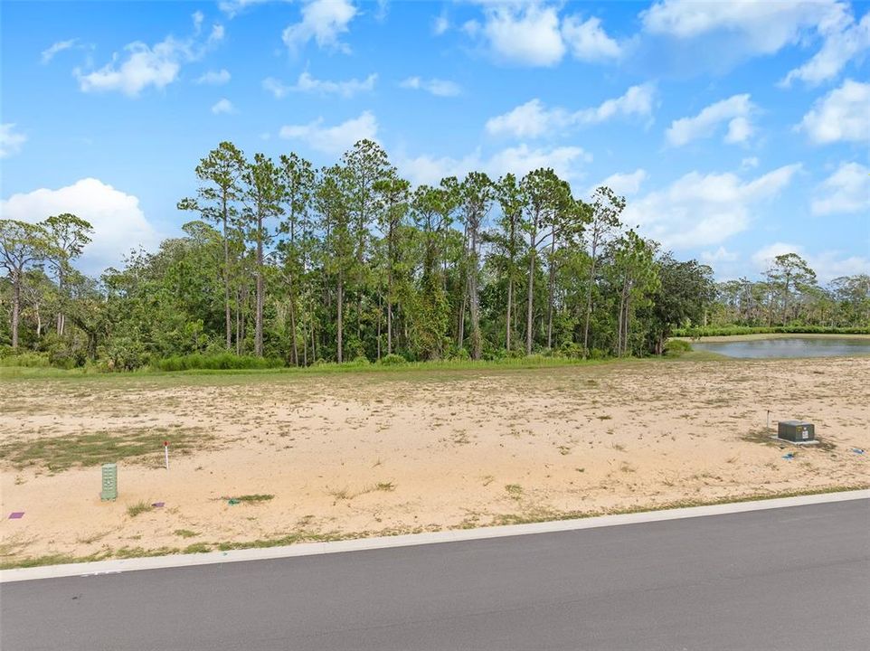 На продажу: $249,000 (0.25 acres)