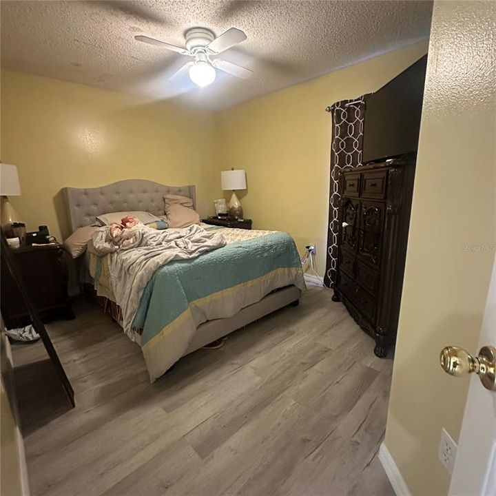 Active With Contract: $359,900 (4 beds, 2 baths, 1786 Square Feet)