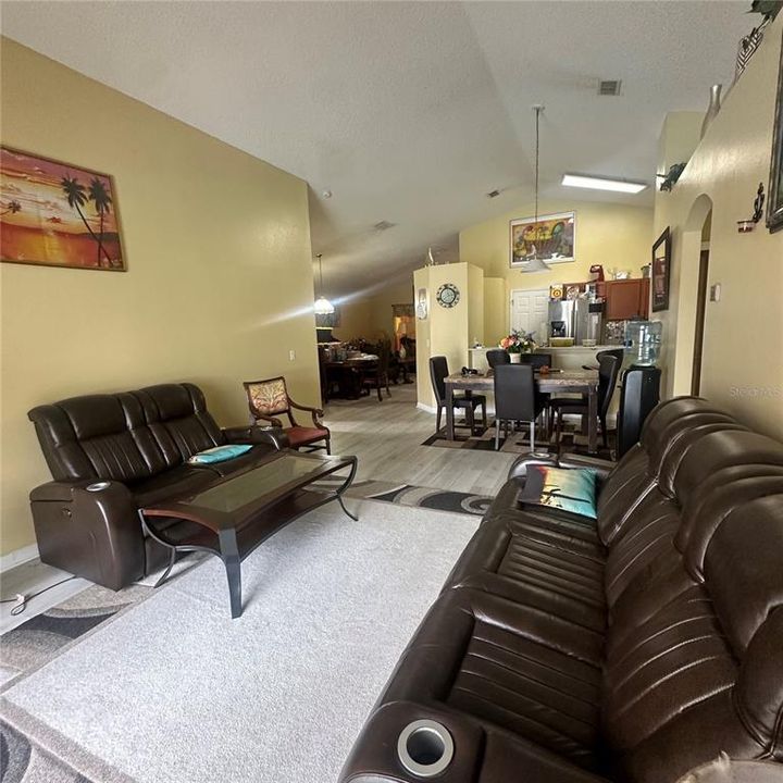 Active With Contract: $359,900 (4 beds, 2 baths, 1786 Square Feet)