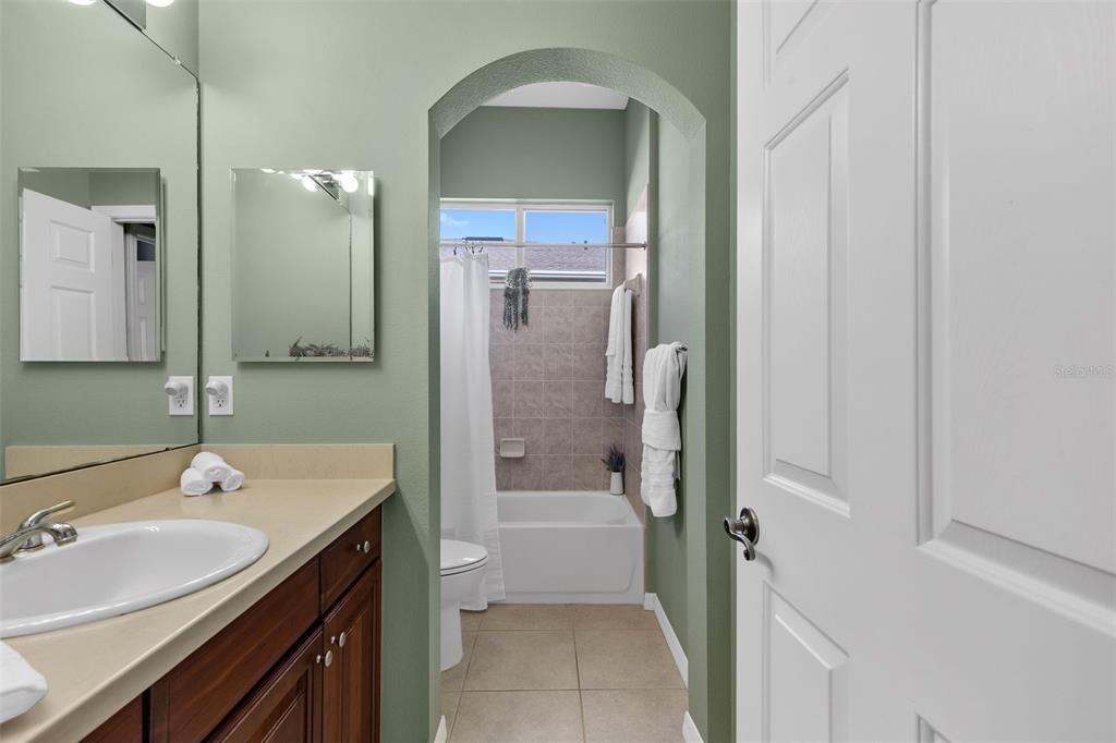 For Sale: $340,000 (2 beds, 2 baths, 1460 Square Feet)