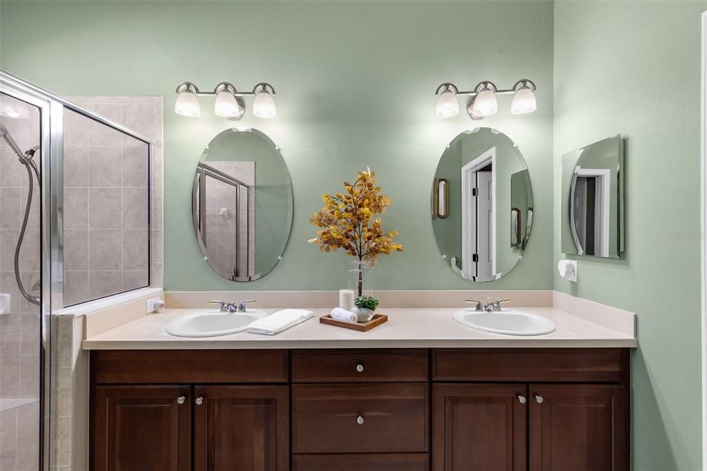 For Sale: $340,000 (2 beds, 2 baths, 1460 Square Feet)