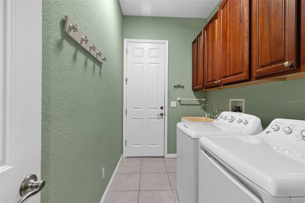 For Sale: $340,000 (2 beds, 2 baths, 1460 Square Feet)