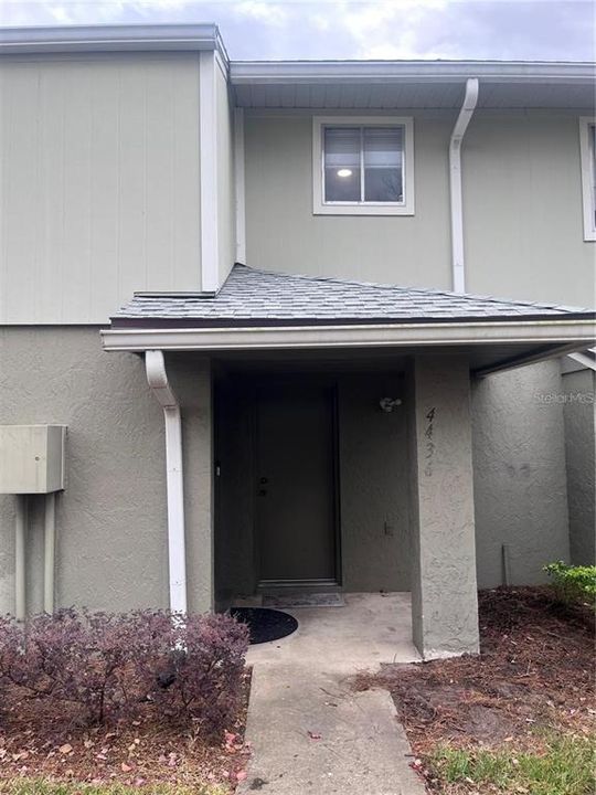 Под контрактом: $199,900 (2 спален, 2 ванн, 1084 Квадратных фут)