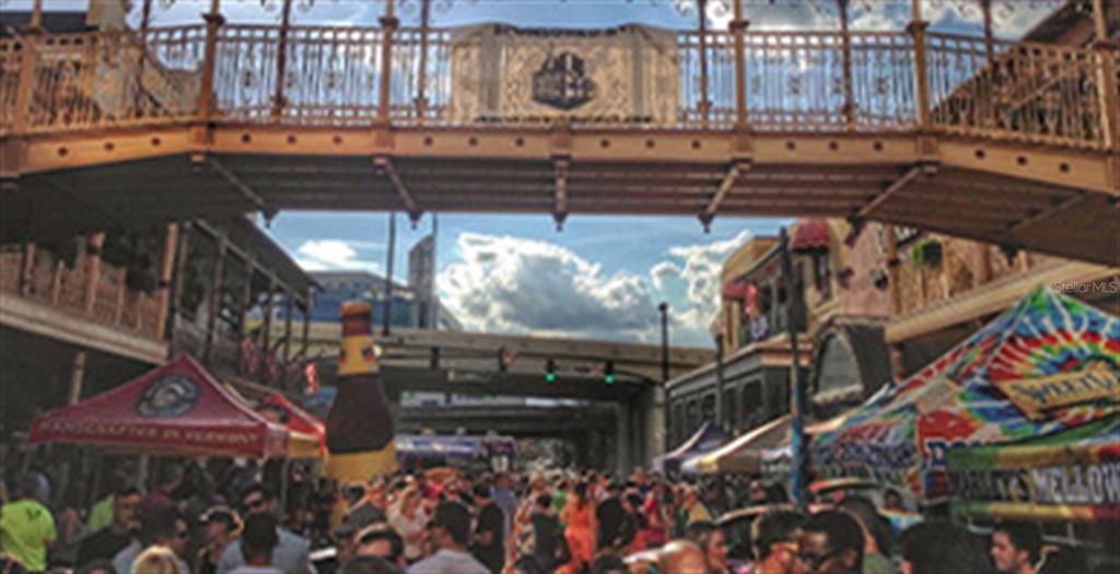 Под контрактом: $199,900 (2 спален, 2 ванн, 1084 Квадратных фут)