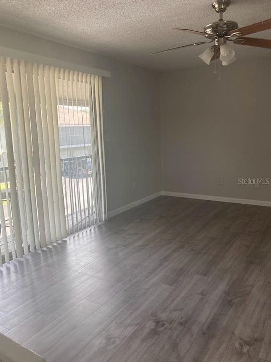 Под контрактом: $199,900 (2 спален, 2 ванн, 1084 Квадратных фут)