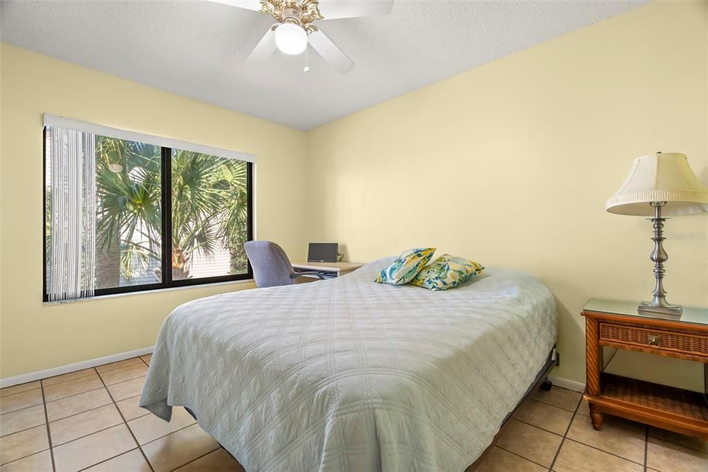Active With Contract: $2,200 (2 beds, 2 baths, 1020 Square Feet)