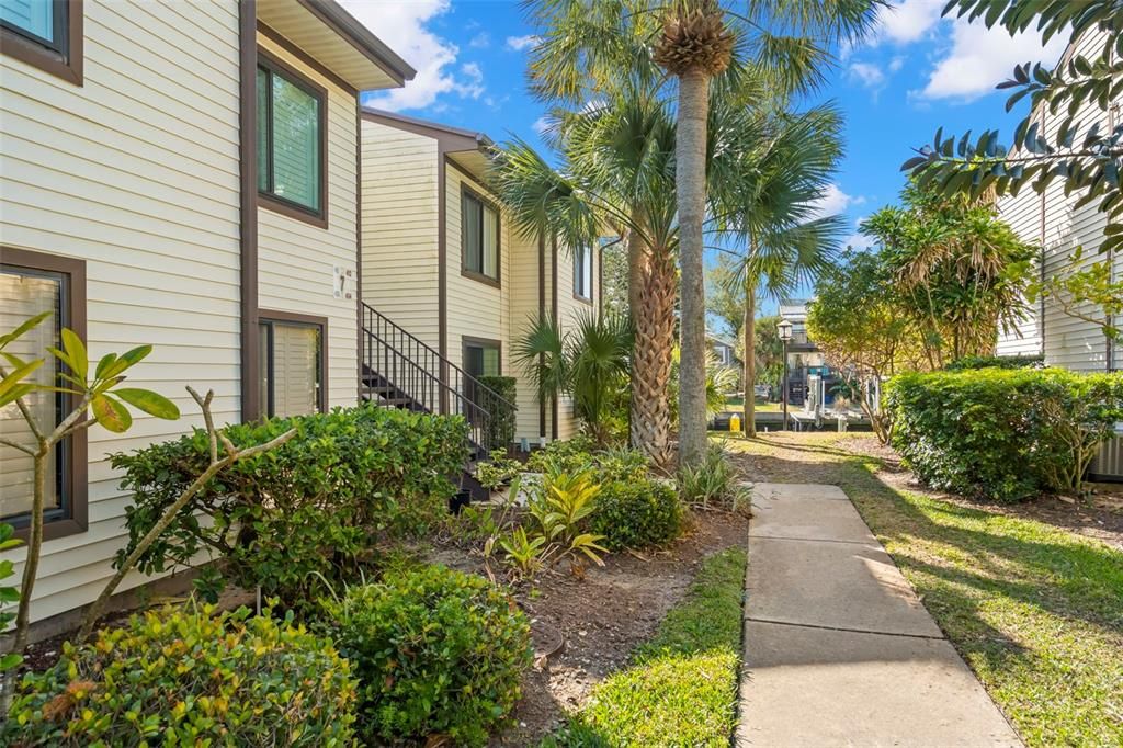Active With Contract: $2,200 (2 beds, 2 baths, 1020 Square Feet)