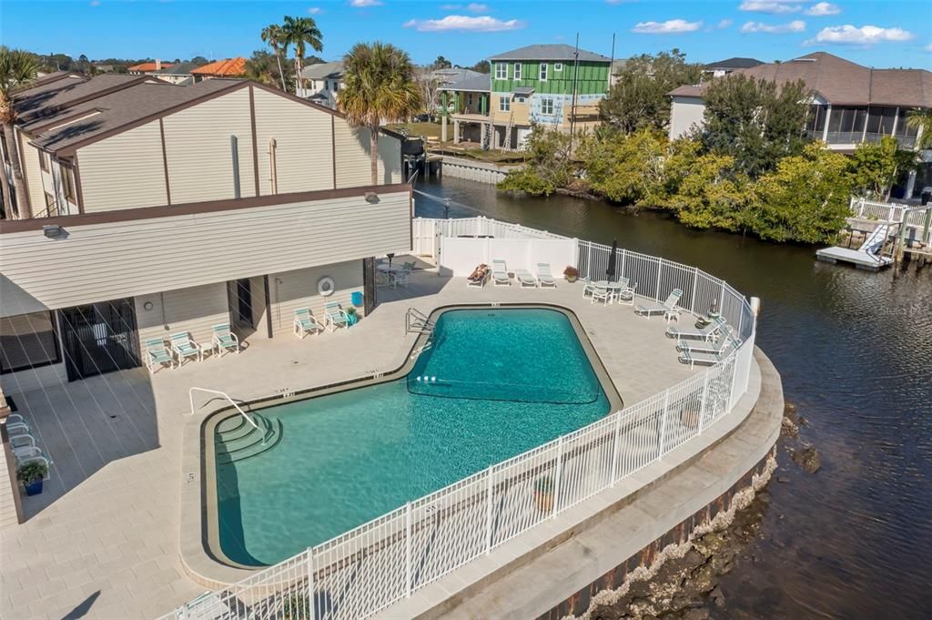 Active With Contract: $2,200 (2 beds, 2 baths, 1020 Square Feet)