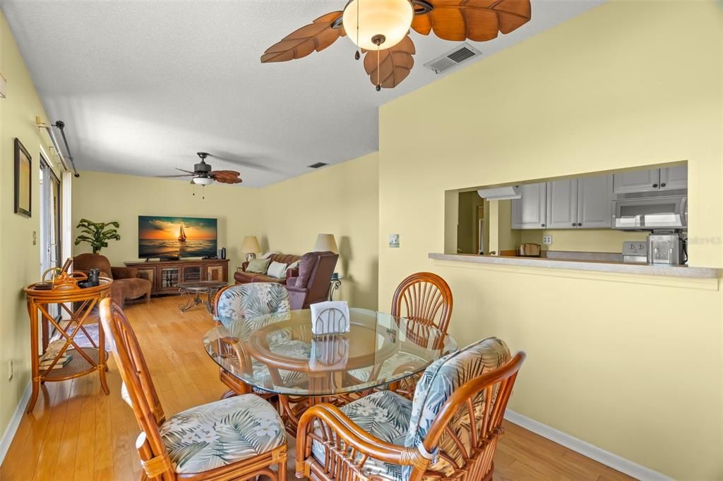 Active With Contract: $2,200 (2 beds, 2 baths, 1020 Square Feet)