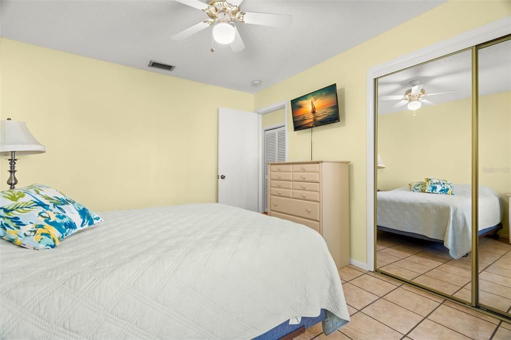 Active With Contract: $2,200 (2 beds, 2 baths, 1020 Square Feet)