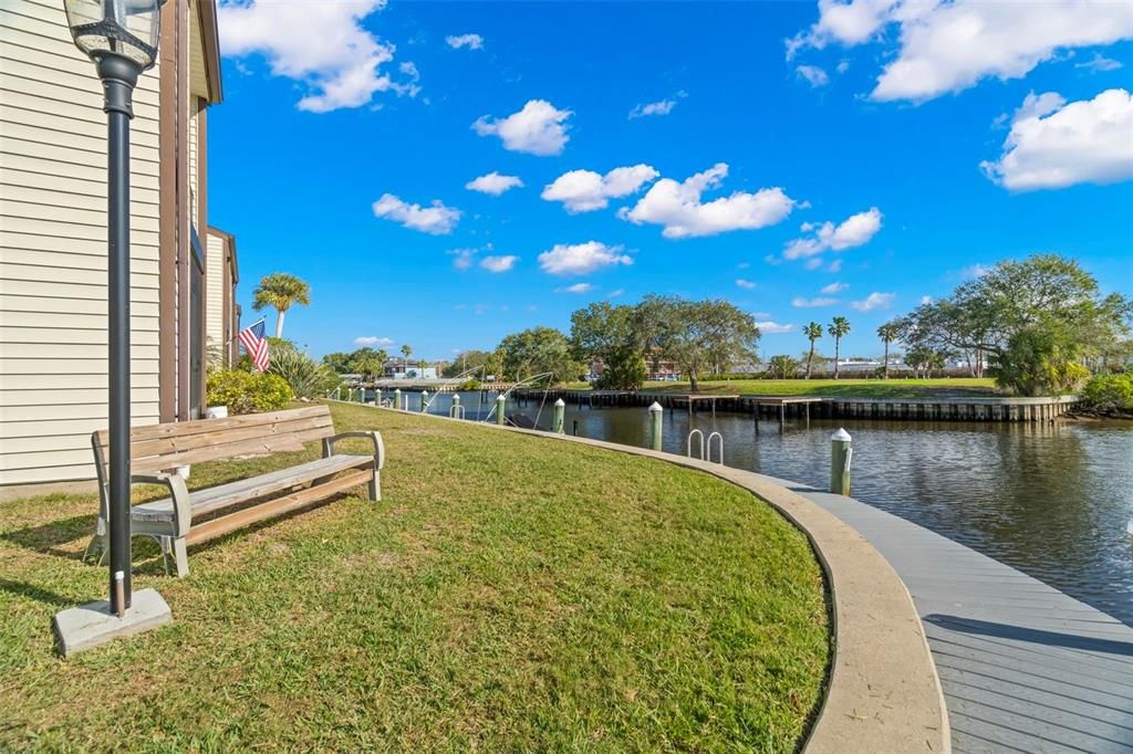 Active With Contract: $2,200 (2 beds, 2 baths, 1020 Square Feet)