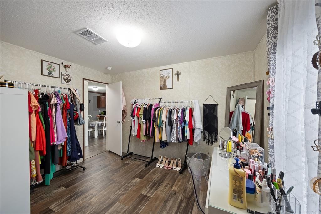 待售: $245,000 (3 贝兹, 2 浴室, 1344 平方英尺)