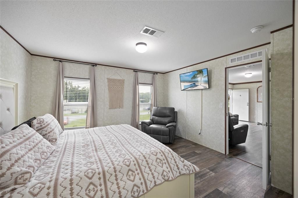 待售: $245,000 (3 贝兹, 2 浴室, 1344 平方英尺)