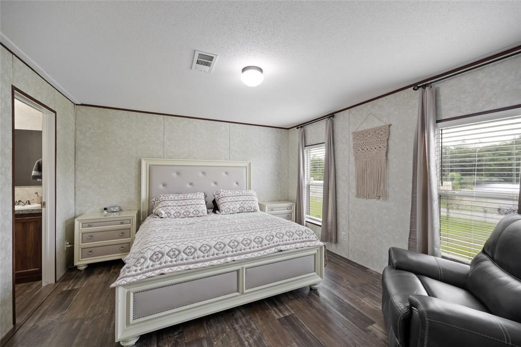 待售: $245,000 (3 贝兹, 2 浴室, 1344 平方英尺)