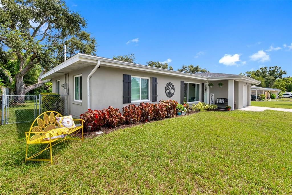 For Sale: $489,000 (2 beds, 2 baths, 1352 Square Feet)