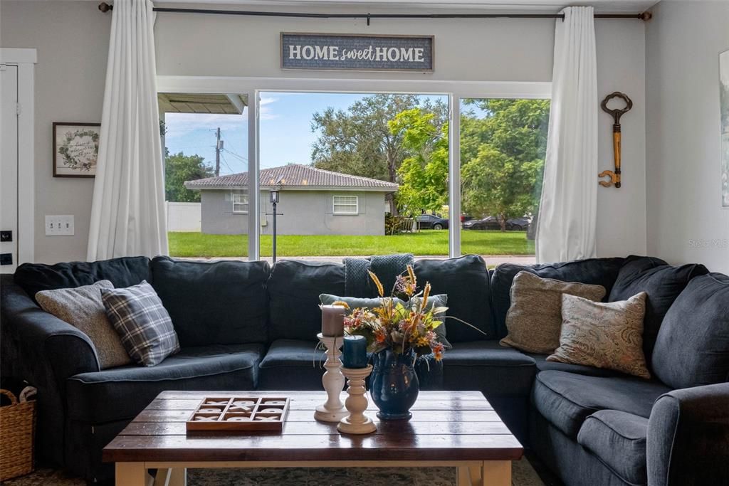 For Sale: $489,000 (2 beds, 2 baths, 1352 Square Feet)