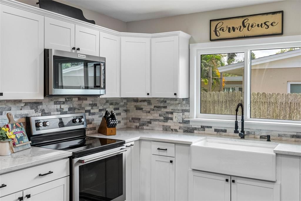 For Sale: $489,000 (2 beds, 2 baths, 1352 Square Feet)