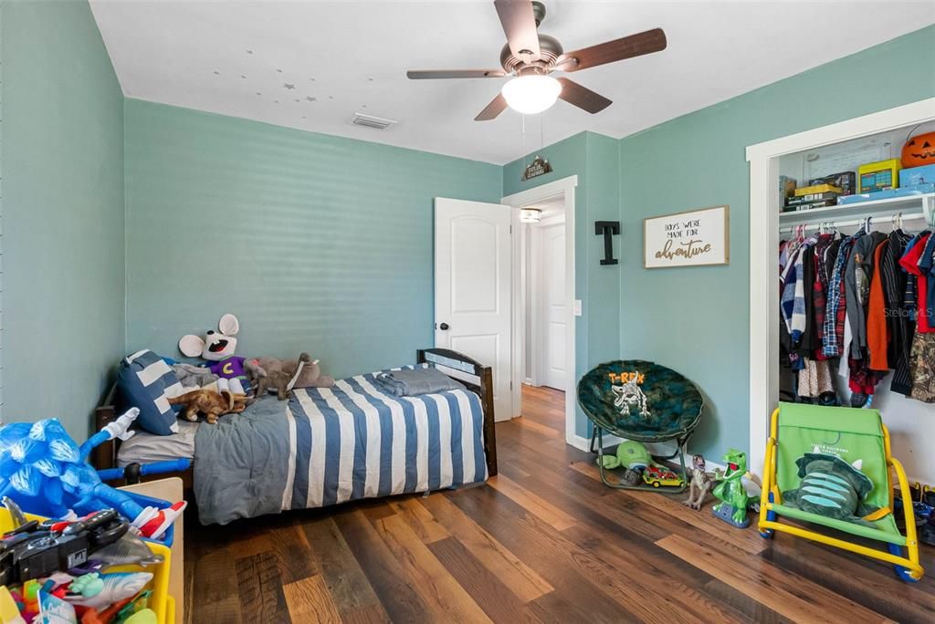 For Sale: $489,000 (2 beds, 2 baths, 1352 Square Feet)