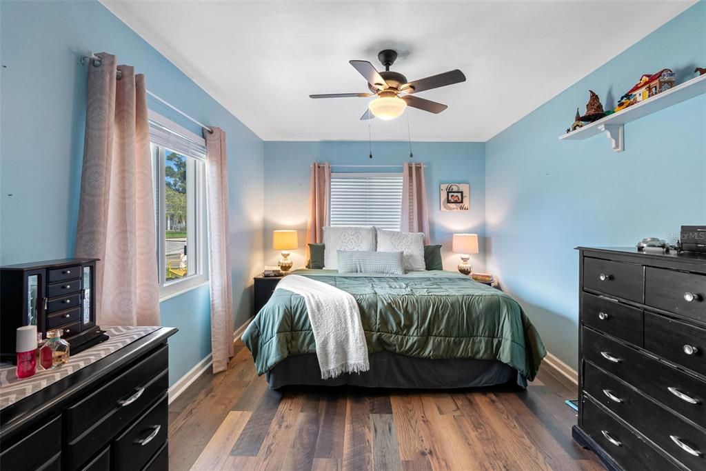 For Sale: $489,000 (2 beds, 2 baths, 1352 Square Feet)