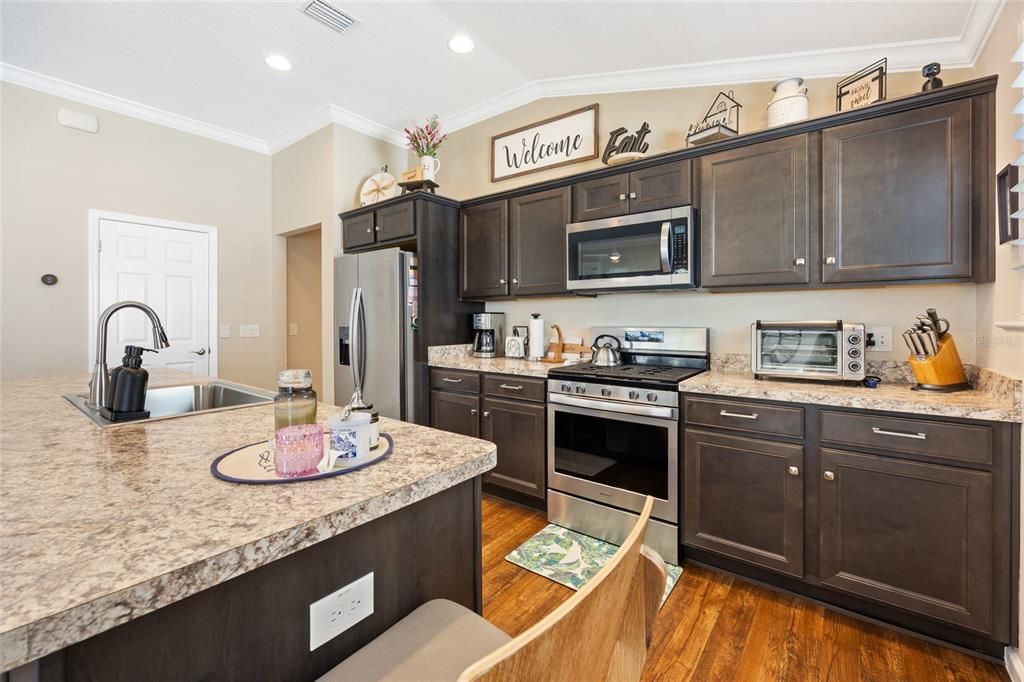 For Sale: $412,990 (3 beds, 2 baths, 1647 Square Feet)