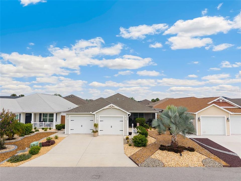 For Sale: $412,990 (3 beds, 2 baths, 1647 Square Feet)