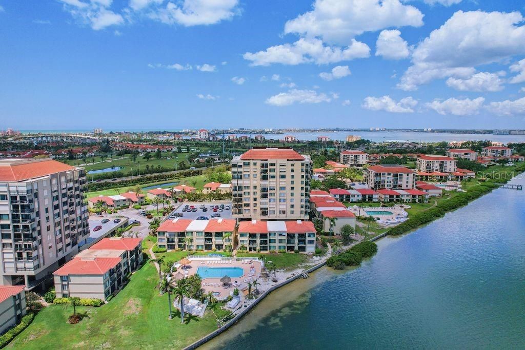 出租: $5,000 (2 贝兹, 2 浴室, 1150 平方英尺)