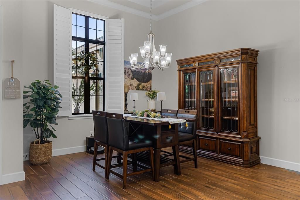 合同活跃: $950,000 (4 贝兹, 3 浴室, 3422 平方英尺)