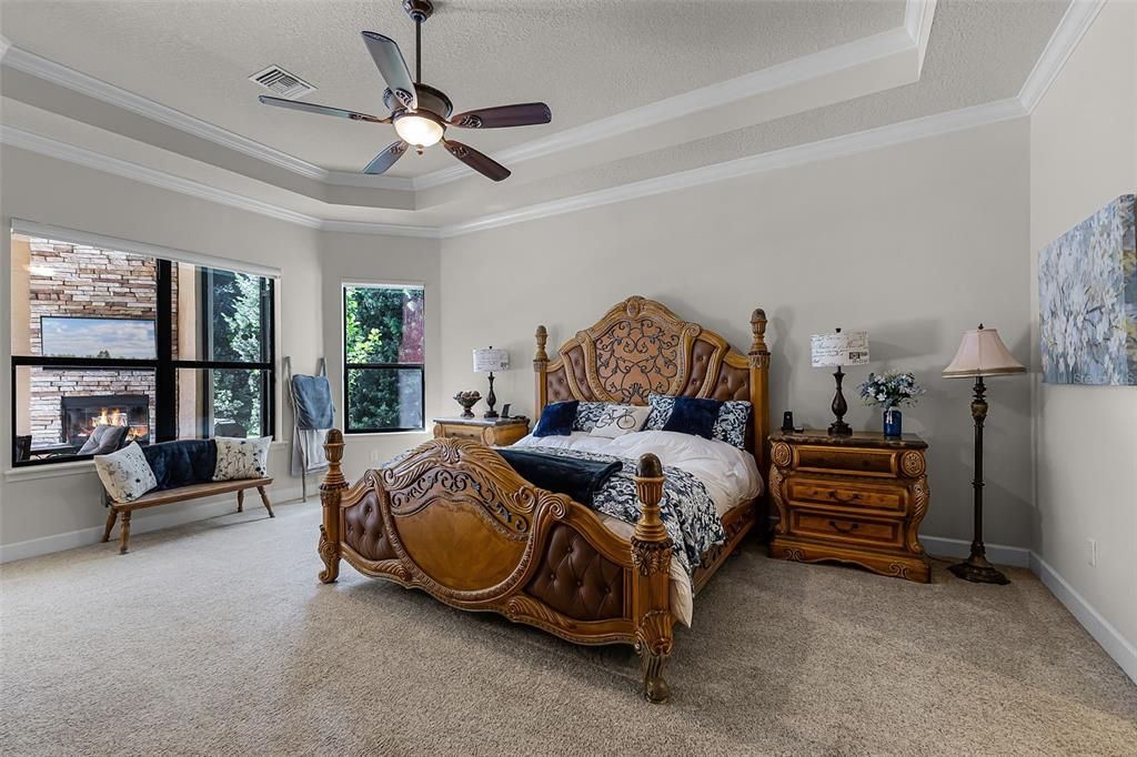 合同活跃: $950,000 (4 贝兹, 3 浴室, 3422 平方英尺)