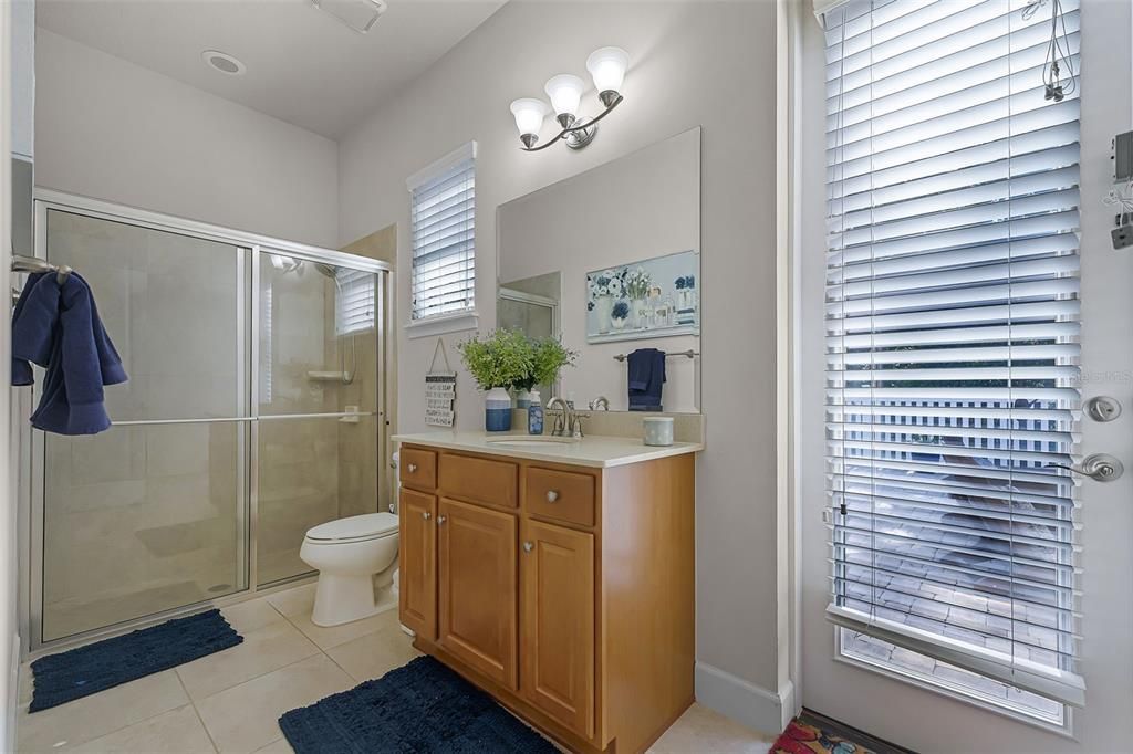 合同活跃: $950,000 (4 贝兹, 3 浴室, 3422 平方英尺)