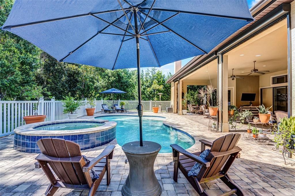 合同活跃: $950,000 (4 贝兹, 3 浴室, 3422 平方英尺)