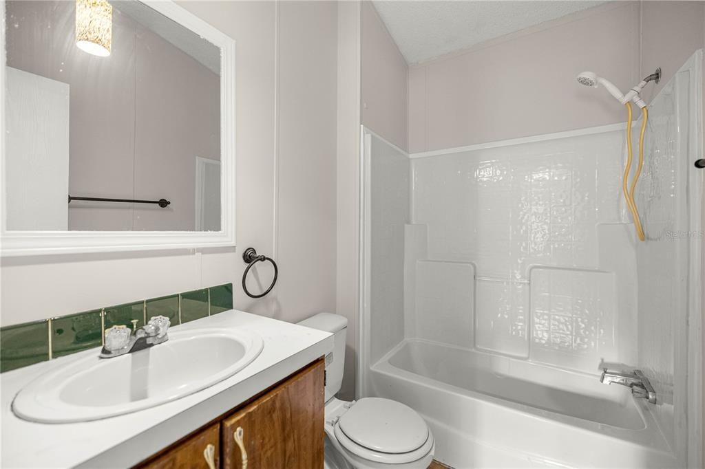 For Sale: $199,900 (3 beds, 2 baths, 1715 Square Feet)