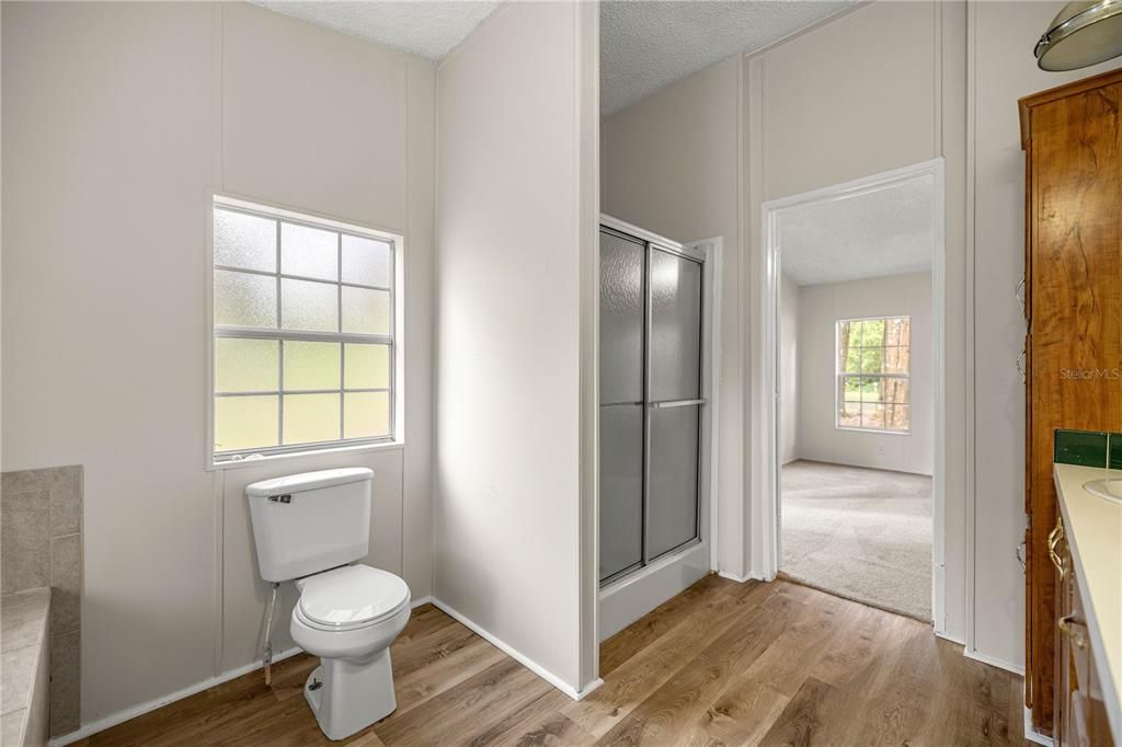 For Sale: $199,900 (3 beds, 2 baths, 1715 Square Feet)