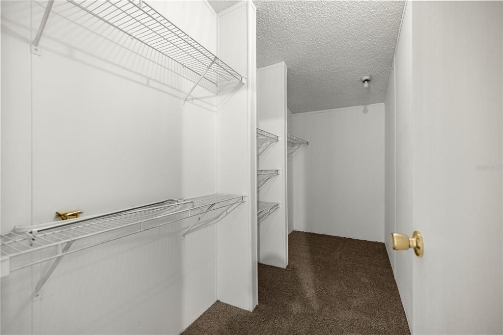 For Sale: $199,900 (3 beds, 2 baths, 1715 Square Feet)