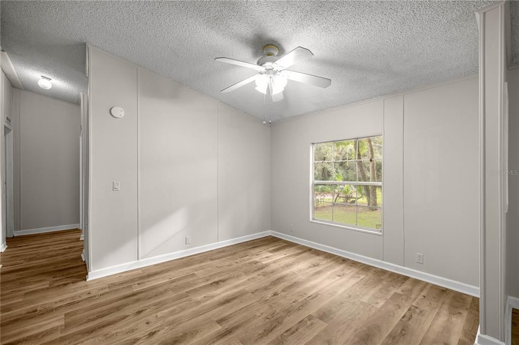 For Sale: $199,900 (3 beds, 2 baths, 1715 Square Feet)