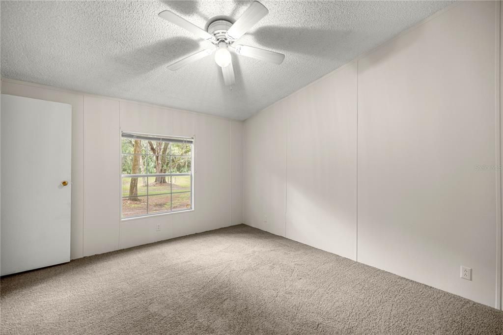 For Sale: $199,900 (3 beds, 2 baths, 1715 Square Feet)