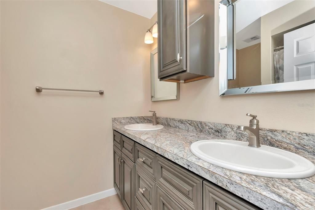 For Rent: $1,750 (2 beds, 2 baths, 1220 Square Feet)