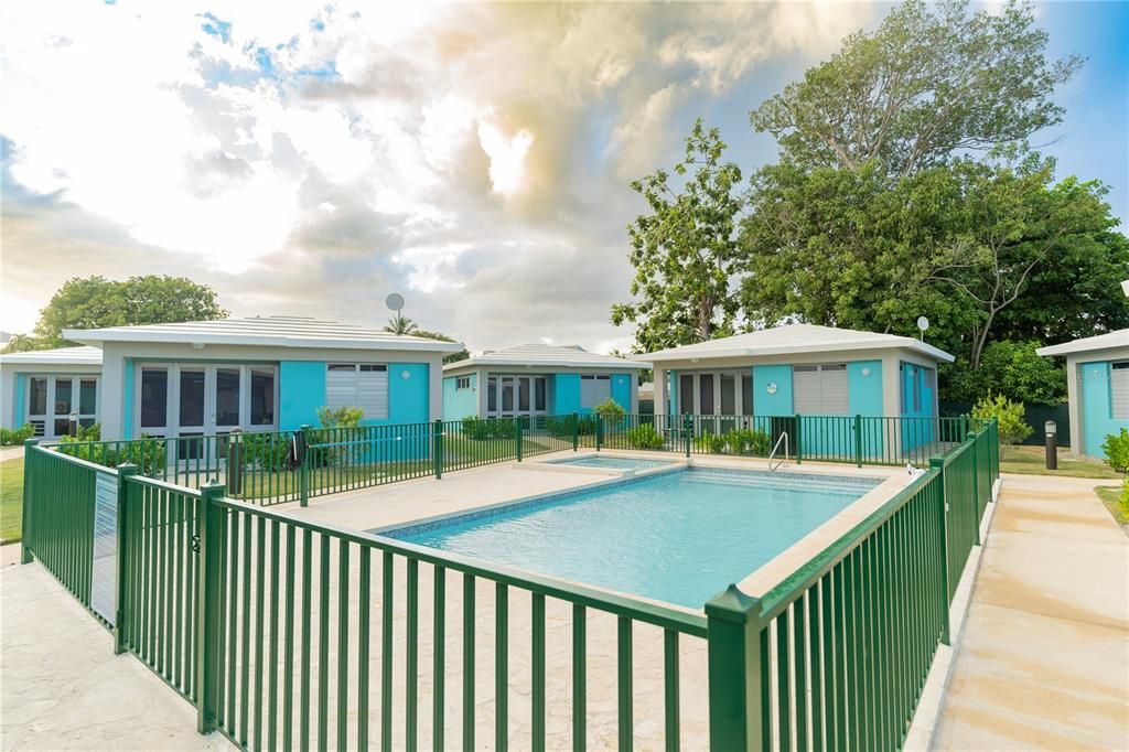 На продажу: $285,000 (2 спален, 1 ванн, 425 Квадратных фут)