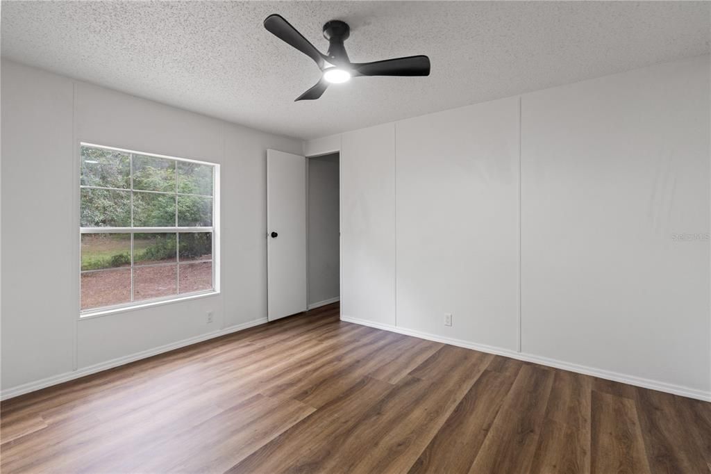 For Sale: $234,997 (3 beds, 2 baths, 1550 Square Feet)