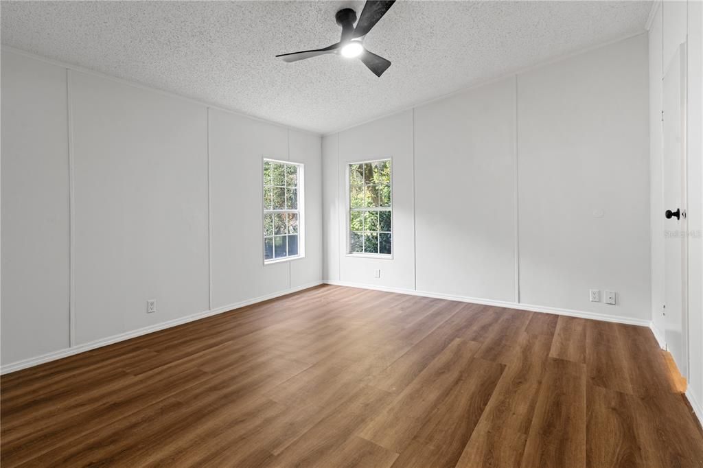 For Sale: $234,997 (3 beds, 2 baths, 1550 Square Feet)